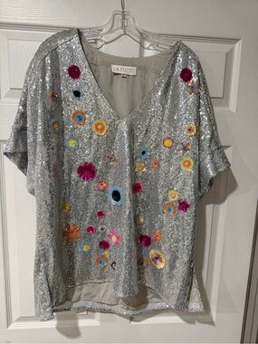 La Fuori Silver Sequin V-Neck Tunic with Multicolor Floral Accents